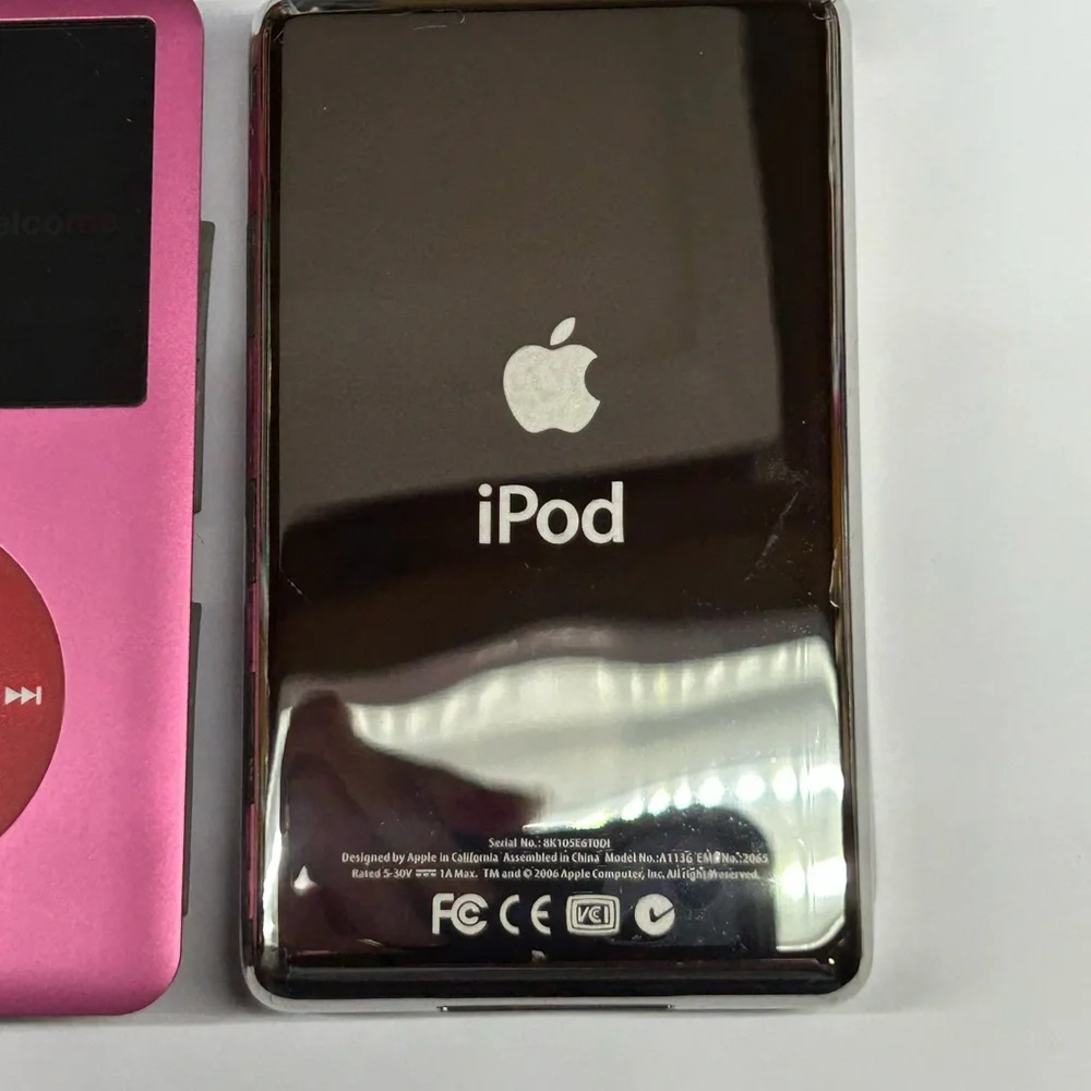 Apple iPod Classic Pink and Black 160gb 7th generation - Picture 3 of 3